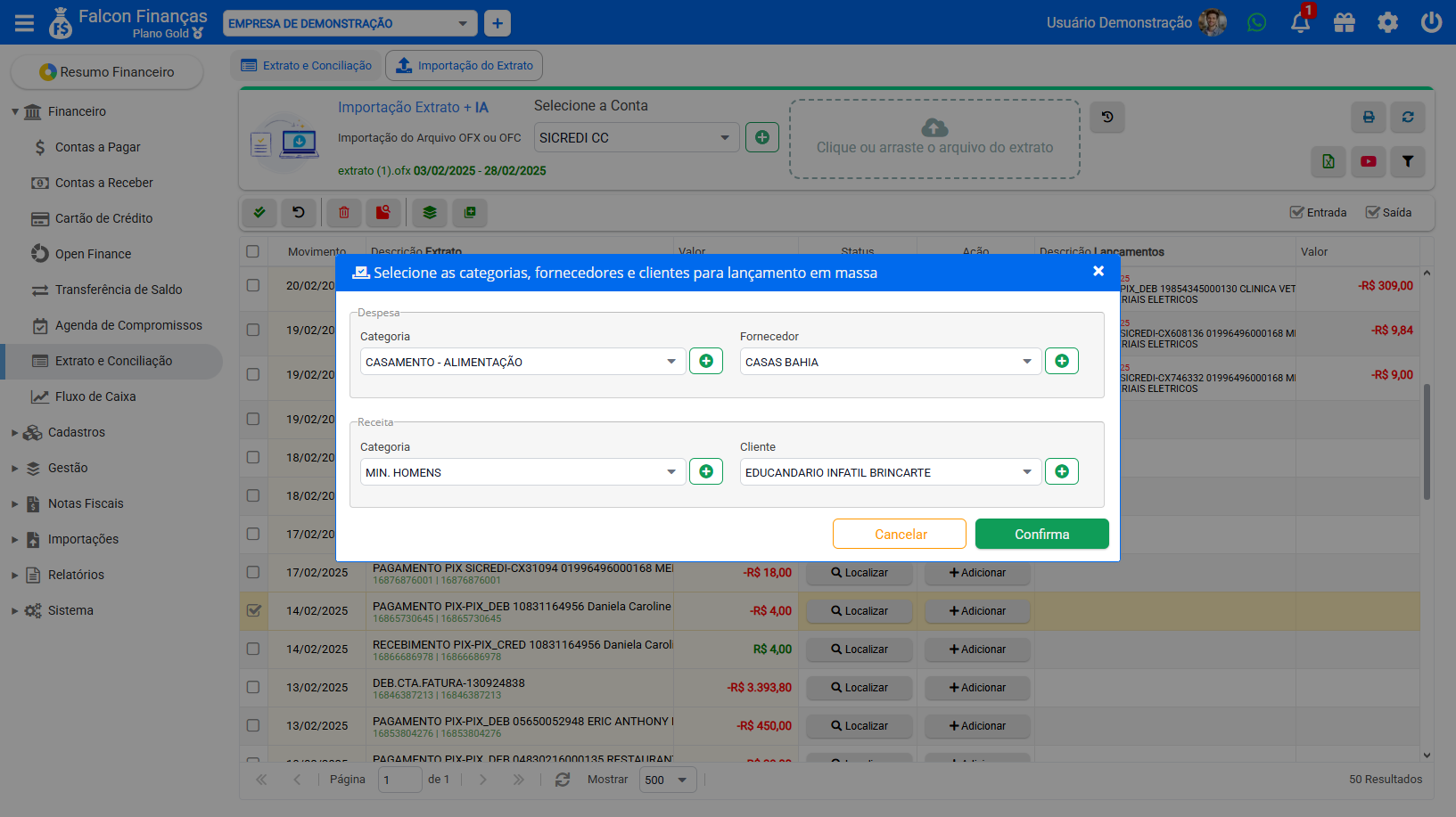 Tela para selecionar categoria, fornecedor e cliente antes de criar lançamentos em massa do extrato