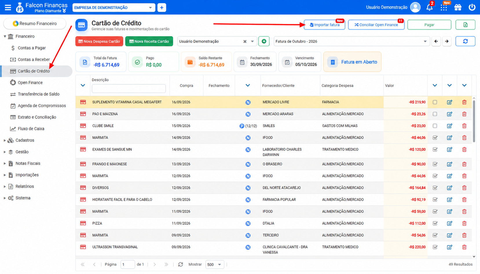 Painel de Cartão de Crédito com o menu e o botão Importar fatura destacados